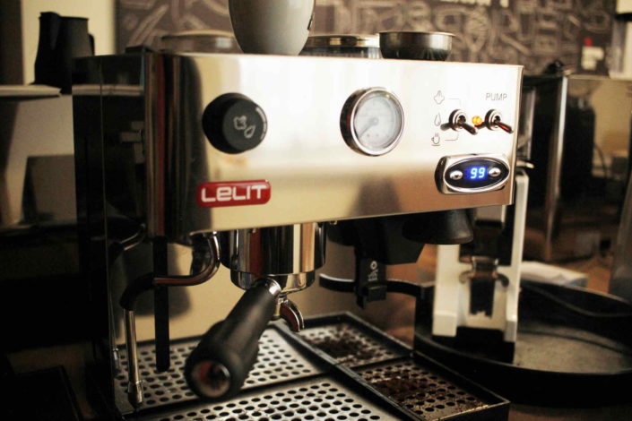 aky je najlepsi domaci espresso kavovar s mlyncekom na kavu